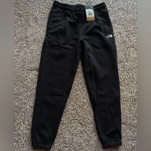 The North Face BRAND NEW Women’s Black Fleece Sweatpants - Size M
